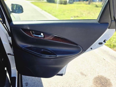 Used 2017 INFINITI QX50 2WD w/ Premium Plus Package image 28