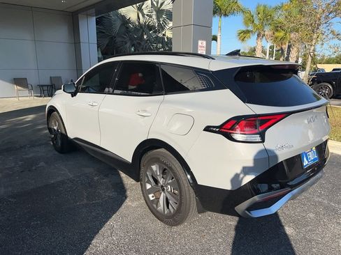 Certified 2025 Kia Sportage SX image 3