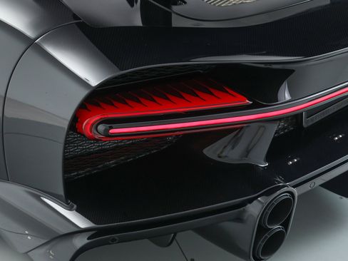 Used 2024 Bugatti Chiron Super Sport image 37