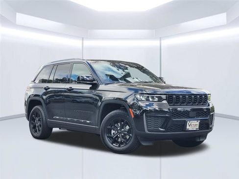 New 2026 Jeep Grand Cherokee Altitude AWD/4WD image 1