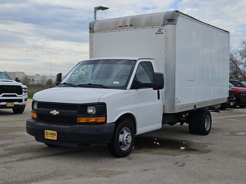 Used 2015 Chevrolet Express 3500 Extended image 7