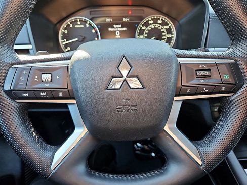 Used 2024 Mitsubishi Outlander SE image 20