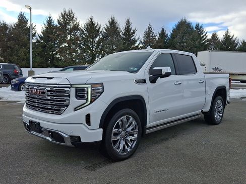 Used 2024 GMC Sierra 1500 Denali w/ Denali Reserve Package image 3