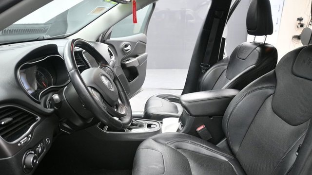 Used 2020 Jeep Cherokee Limited FWD image 27