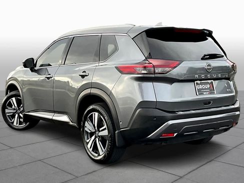 Used 2023 Nissan Rogue SL w/ SL Premium Package image 11