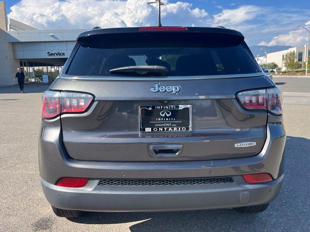 Used 2018 Jeep Compass Latitude w/ Popular Equipment Group FWD image 3