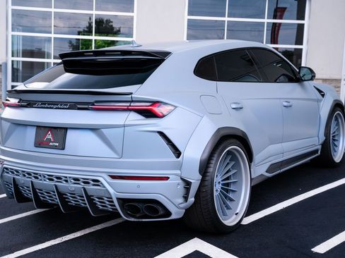 Used 2022 Lamborghini Urus AWD/4WD image 14