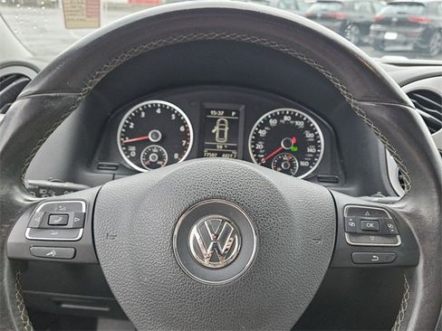 Used 2016 Volkswagen Tiguan S image 25