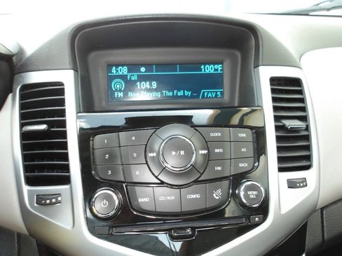 Used 2014 Chevrolet Cruze LS FWD image 12