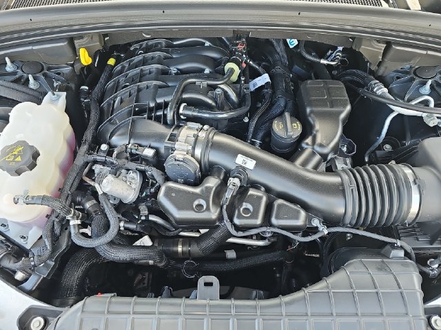 Used 2025 Jeep Grand Cherokee Limited AWD/4WD image 33
