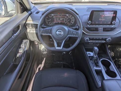 Used 2023 Nissan Altima 2.5 SV FWD image 15