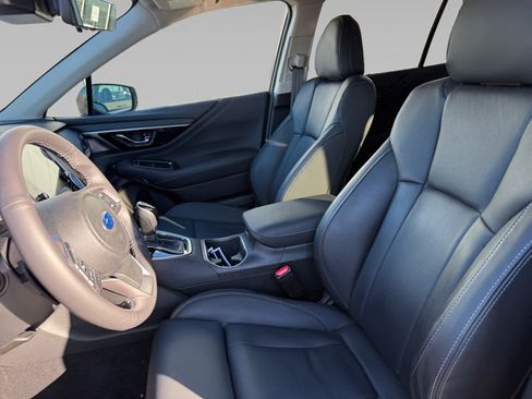 Used 2025 Subaru Outback Touring XT image 9