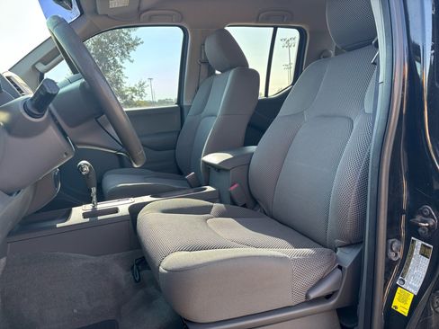 Used 2015 Nissan Frontier SV w/ SV Value Truck Package image 10