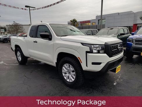 Used 2022 Nissan Frontier S w/ Technology Package image 3