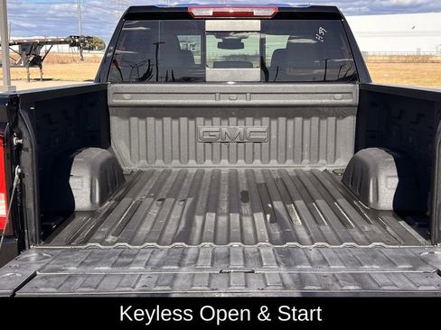 Used 2023 GMC Sierra 1500 SLT image 34
