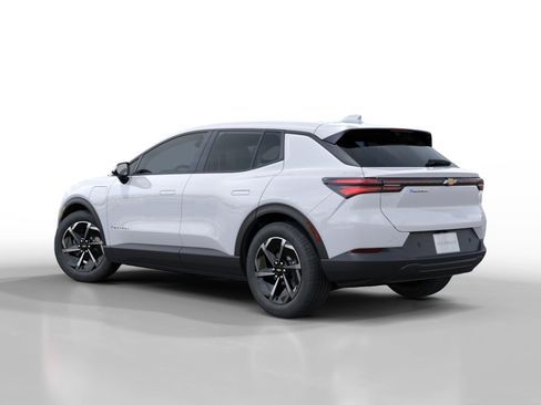 New 2026 Chevrolet Equinox EV LT image 3