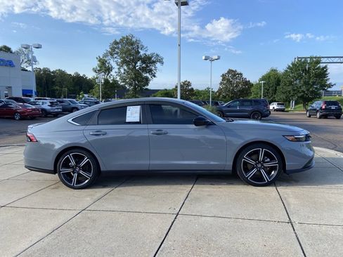 Used 2024 Honda Accord Sport image 13