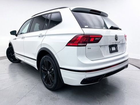 Used 2022 Volkswagen Tiguan SE R-Line image 2