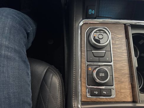 Used 2021 Ford Expedition Platinum image 44