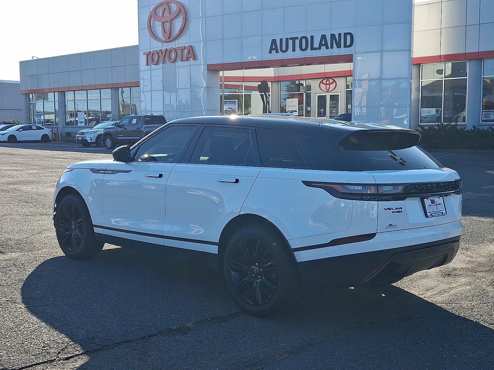 Used 2020 Land Rover Range Rover Velar S AWD/4WD image 5