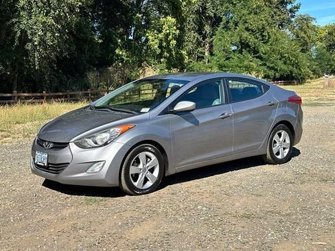 Used 2012 Hyundai Elantra GLS w/ Preferred Pkg 3 FWD image 4