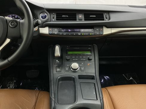 Used 2015 Lexus CT 200h FWD image 30