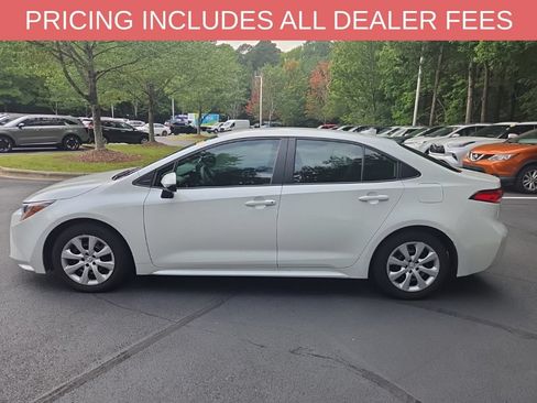 Used 2024 Toyota Corolla LE FWD image 4