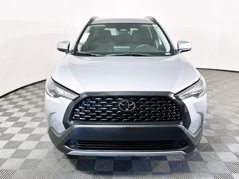 Used 2024 Toyota Corolla Cross LE w/ Moonroof Package image 8