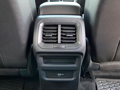 Certified 2022 Volkswagen Taos SE AWD/4WD image 56