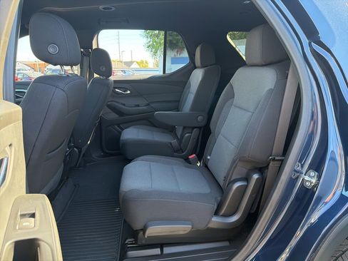 Used 2023 Chevrolet Traverse LT image 19