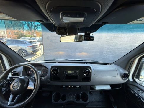 Used 2020 Mercedes-Benz Sprinter 2500 image 16