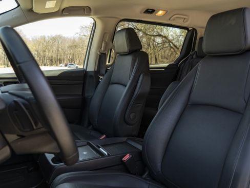 Certified 2025 Honda Odyssey EX-L image 17