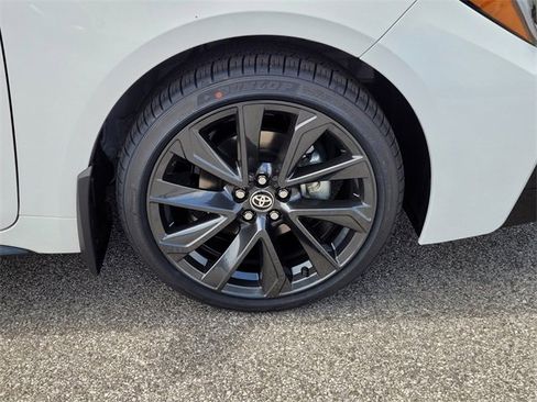 Used 2025 Toyota Corolla SE image 9