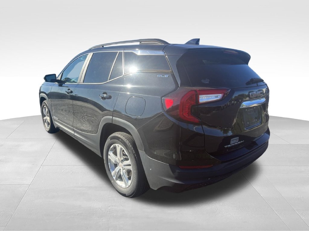 Used 2022 GMC Terrain SLE w/ Driver Convenience Package FWD image 6