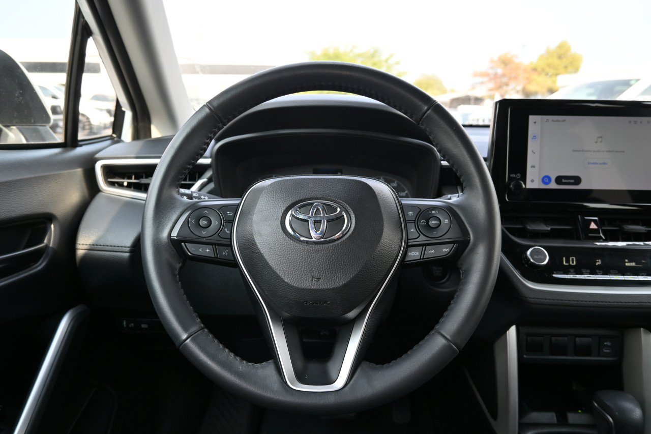 Used 2024 Toyota Corolla Cross LE AWD/4WD image 10