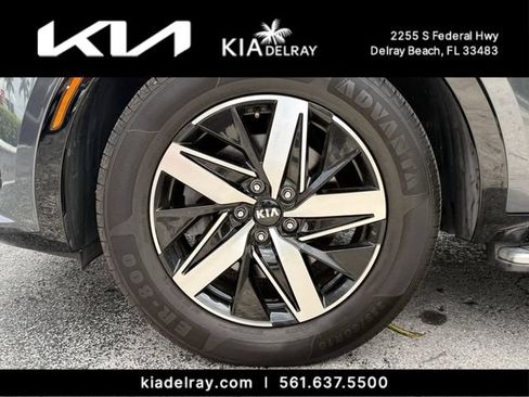 Certified 2021 Kia Sorento S w/ Panoramic Sunroof Package FWD image 35