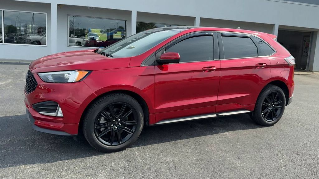 Used 2022 Ford Edge ST-Line w/ Class II Trailer Tow Package AWD/4WD image 3