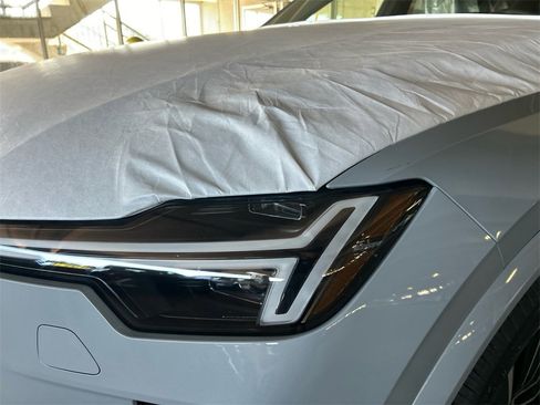 New 2026 Volvo XC90 B6 Ultra w/ Protection Package image 7