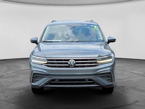 Used 2024 Volkswagen Tiguan SE AWD/4WD image 2