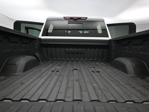 Used 2025 GMC Sierra 2500 AT4X image 21