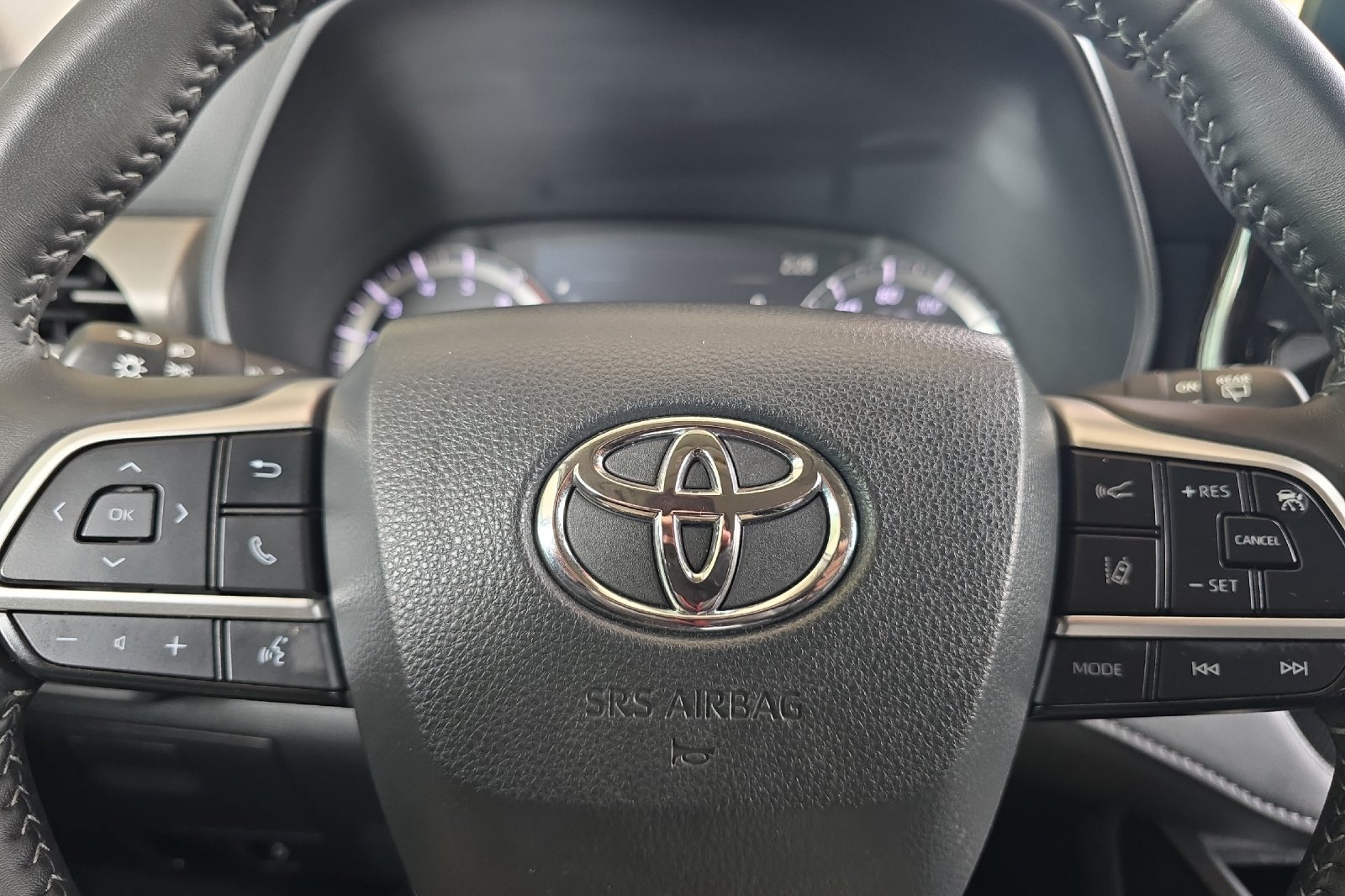 Used 2025 Toyota Highlander LE AWD/4WD image 24