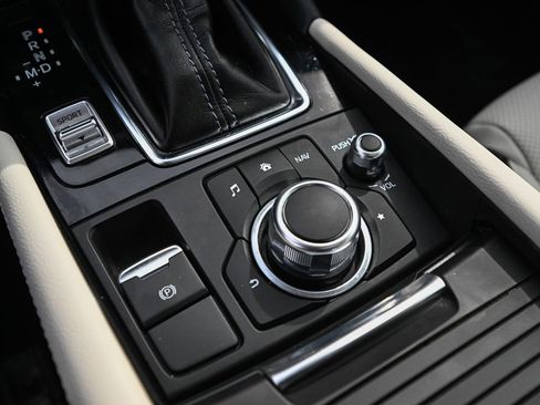 Used 2018 MAZDA MAZDA3 Grand Touring w/ Premium Equipment Package image 33