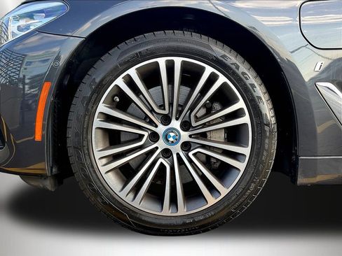 Used 2019 BMW 530e xDrive w/ Convenience Package AWD/4WD image 33