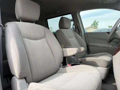 Used 2016 Nissan Quest SV FWD image 16