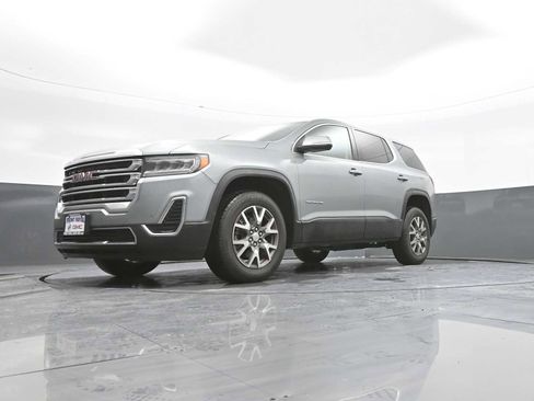 Used 2023 GMC Acadia SLE image 40