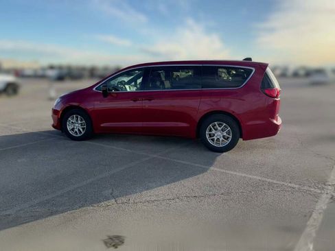 New 2026 Chrysler Voyager LX image 7
