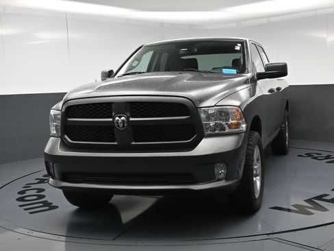 Used 2016 RAM 1500 Express AWD/4WD image 11