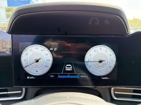 Certified 2023 Hyundai Elantra Limited FWD image 22