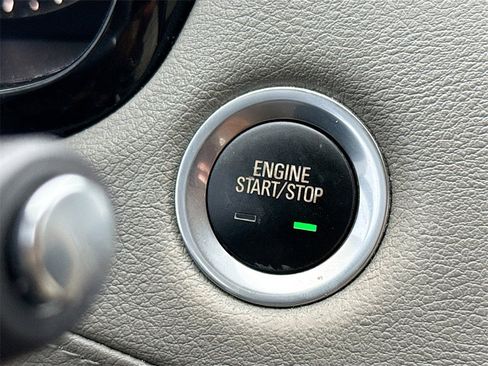 Used 2018 Cadillac XT5 Luxury w/ Driver Awareness Package image 22