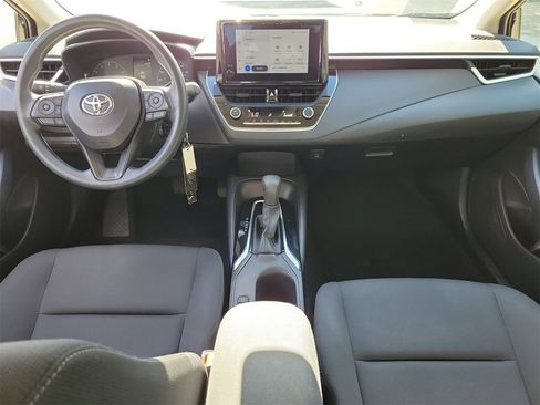 Used 2025 Toyota Corolla LE image 12